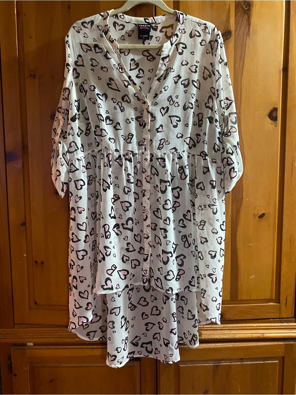 torrid White Tunic with Black and Pink Heart Print